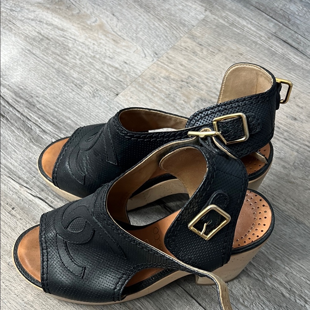 CHANEL Black Leather Sandals with Gold Buckles - Picture 2 of 5